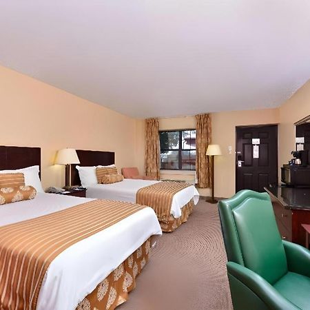 Americas Best Value Inn & Suites Вікторія Екстер'єр фото