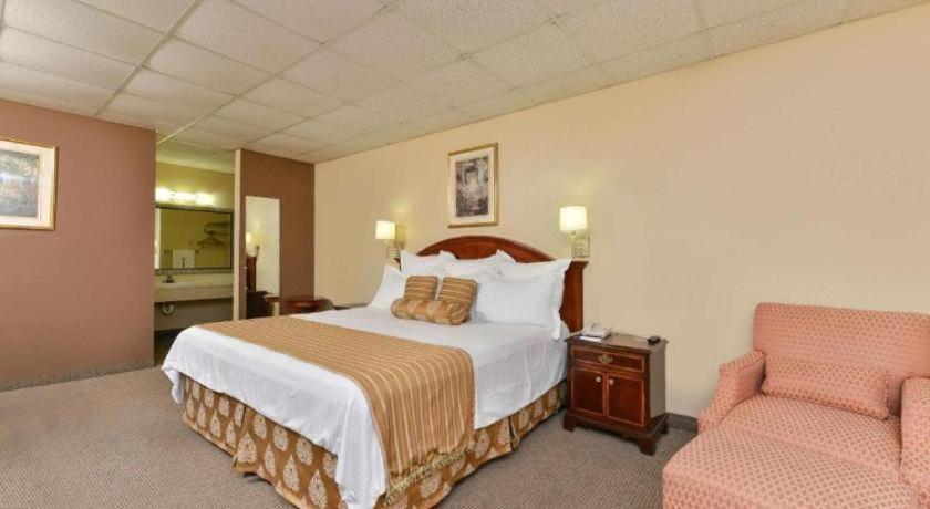 Americas Best Value Inn & Suites Вікторія Екстер'єр фото
